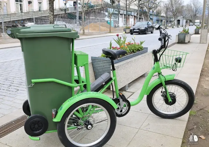 Bicicleta elétrica para limpeza urbana